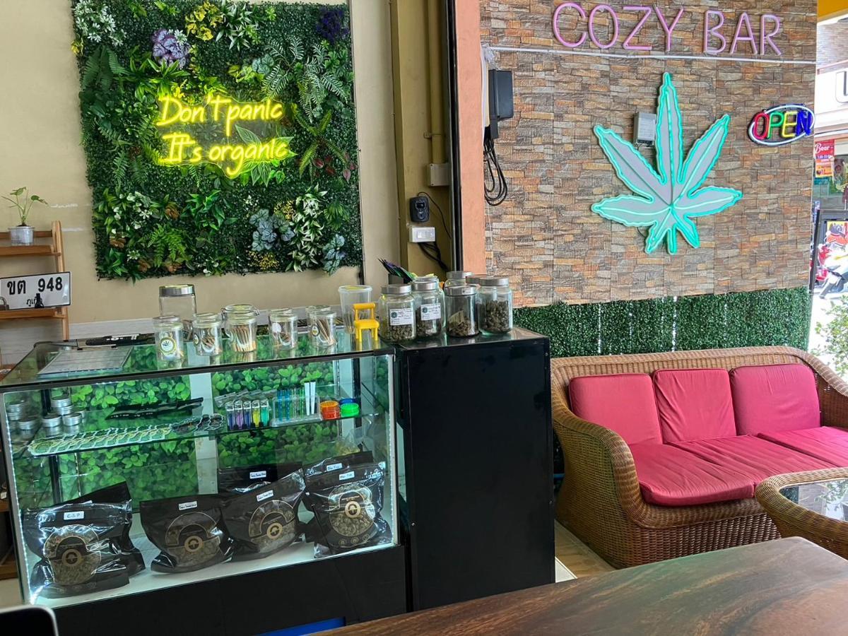 Cozy Place Patong Buitenkant foto